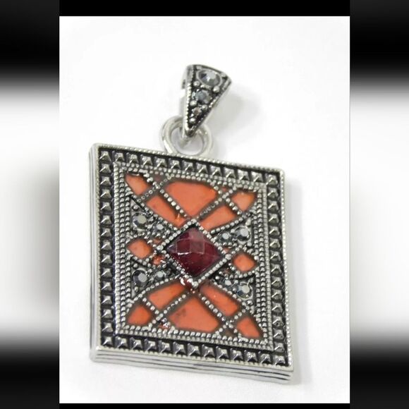 Beautiful Lia Sophia "LATTICE" Pendant/Slide, Cut Crystals, NWOT - Picture 1 of 8